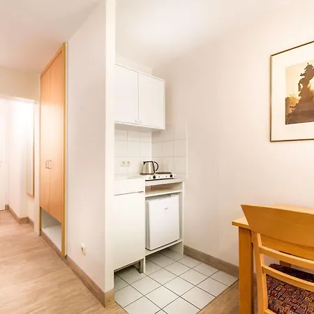 Am Rokokogarten 3* Veitshochheim