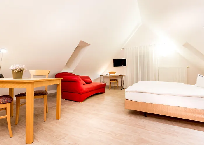 Am Rokokogarten 3*